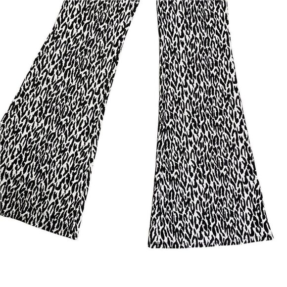 Forever 21 Womens Animal Print Bell Bottom Pants Size Small Black - Picture 5 of 6